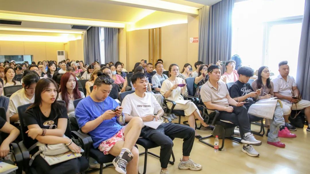 如何利用激励提升团队篮球训练的积极性_0
